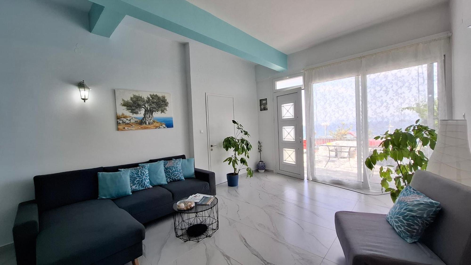Antony'S Apartment Sea View Tiros Bagian luar foto